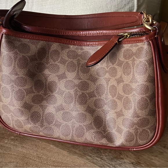 Coach Cary Crossbody Bag - Picture 2 of 8